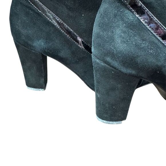 BCBG Max Azria Women's Black Suede Ankle Booties Size 38/7 Zip Closure - Picture 5 of 16